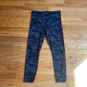 Athleta High Rise Elation Camo 7/8 Tight Size Medium